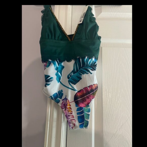 Size Medium/M Cacelin one piece green and tropical themed swimsuit - Picture 5 of 8